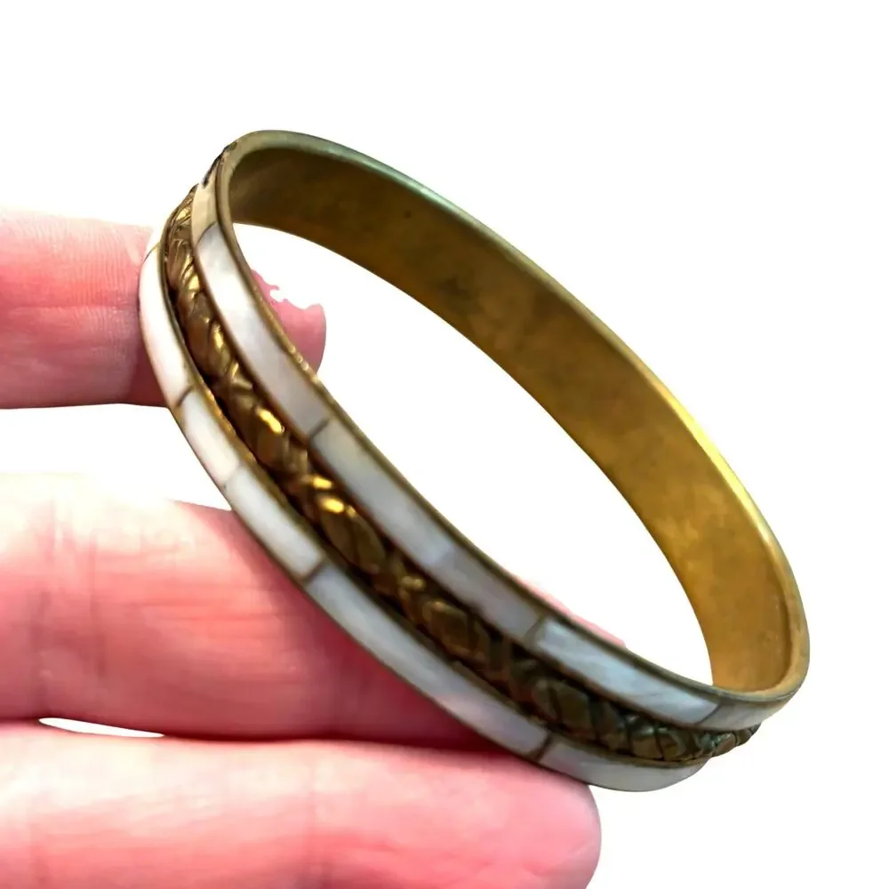 Vintage bangle bracelet Boho festival style brass & Mother of Pearl inlay 80s - Picture 6 of 7